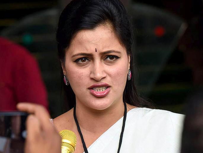 amravati mp navneet kaur rana caste certificate canceled by high court | नवनीत कौर राणा यांचं जात प्रमाणपत्र हाय कोर्टाकडून रद्द; खासदारकी धोक्यात