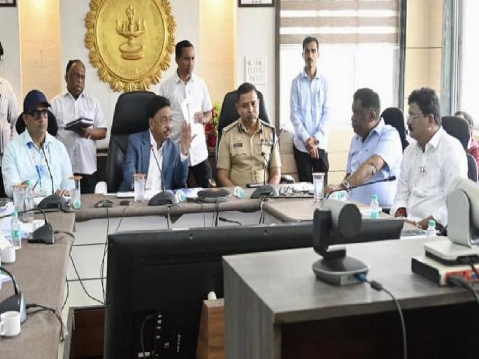 MP Narayan Rane conducted a review meeting of the officials on the highway work in Ratnagiri | महामार्गाच्या कामात दिरंगाई करणाऱ्या अधिकाऱ्यांवर कारवाई करा, खासदार नारायण राणे यांचे जिल्हाधिकाऱ्यांना आदेश MP Narayan Rane conducted a review meeting of the officials on the highway work in Ratnagiri | महामार्गाच्या कामात दिरंगाई करणाऱ्या अधिकाऱ्यांवर कारवाई करा, खासदार नारायण राणे यांचे जिल्हाधिकाऱ्यांना आदेश