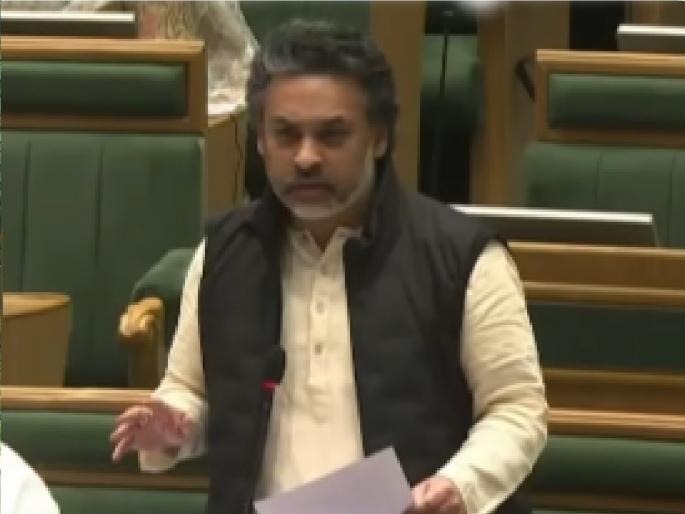 Heavy rains have made roads in poor condition Set separate criteria for Konkan, Nilesh Rane demands in the winter session | अतिवृष्टीने रस्त्यांची दुरवस्था; कोकणासाठी स्वतंत्र निकष लावा, नीलेश राणे यांची हिवाळी अधिवेशनात मागणी Heavy rains have made roads in poor condition Set separate criteria for Konkan, Nilesh Rane demands in the winter session | अतिवृष्टीने रस्त्यांची दुरवस्था; कोकणासाठी स्वतंत्र निकष लावा, नीलेश राणे यांची हिवाळी अधिवेशनात मागणी