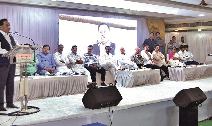 Ratnagiri: Nanans streamed their work to me: Narayan Rane | रत्नागिरी : नानांनी त्यांचे काम माझ्याकडे प्रवाही केले : नारायण राणे