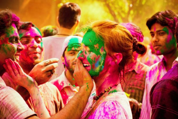 Play color, though preserved: Doctor's advice | रंग खेळा, मात्र जपून : डॉक्टरांचा सल्ला Play color, though preserved: Doctor's advice | रंग खेळा, मात्र जपून : डॉक्टरांचा सल्ला
