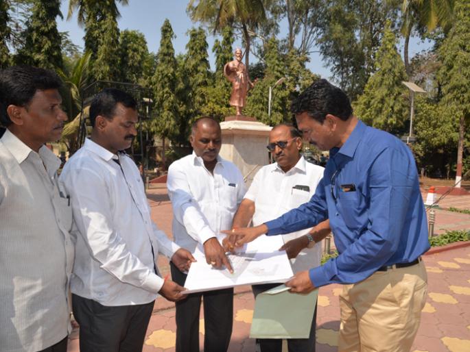 Chhatrapati Shivaji statue will move to the faces areas; Solapur Zilla Parishad's garden department will change the look! | छत्रपतींचा झाकोळलेला पुतळा दर्शनी भागात हलविणार; सोलापूर जिल्हा परिषदेच्या उद्यान विभागाचा लूक बदलणार ! Chhatrapati Shivaji statue will move to the faces areas; Solapur Zilla Parishad's garden department will change the look! | छत्रपतींचा झाकोळलेला पुतळा दर्शनी भागात हलविणार; सोलापूर जिल्हा परिषदेच्या उद्यान विभागाचा लूक बदलणार !