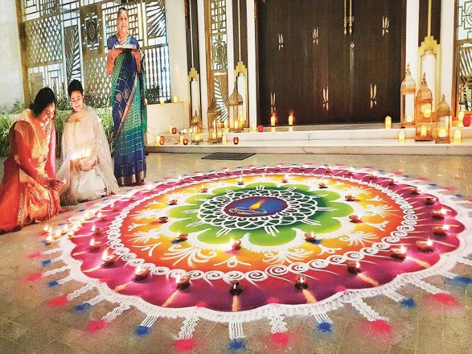 On the occasion of Diwali, the enthusiasm of shopping in the market has increased | दिवाळीनिमित्त बाजारपेठेत खरेदीचा उत्साह शिगेला On the occasion of Diwali, the enthusiasm of shopping in the market has increased | दिवाळीनिमित्त बाजारपेठेत खरेदीचा उत्साह शिगेला