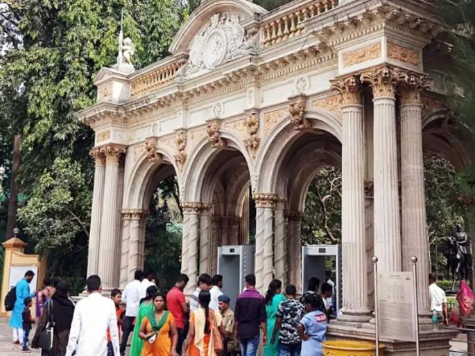 Gateway of India, old boot to be set up in Jijamata park | जिजामाता उद्यानात उभारणार गेटवे ऑफ इंडिया, म्हातारीचा बूट Gateway of India, old boot to be set up in Jijamata park | जिजामाता उद्यानात उभारणार गेटवे ऑफ इंडिया, म्हातारीचा बूट