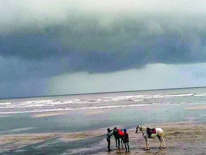 Bad weather threatens tourism business in raigad district | खराब हवामानामुळे पर्यटन व्यवसायाला फटका Bad weather threatens tourism business in raigad district | खराब हवामानामुळे पर्यटन व्यवसायाला फटका