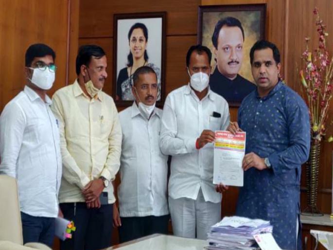 Huge outrage among teachers for the right money; Ranjit Shivtare's scrutiny of the education department | हक्काच्या पैशांसाठी शिक्षकांमध्ये प्रचंड संताप; रणजित शिवतरे यांच्याकडून शिक्षण विभागाची झाडाझडती Huge outrage among teachers for the right money; Ranjit Shivtare's scrutiny of the education department | हक्काच्या पैशांसाठी शिक्षकांमध्ये प्रचंड संताप; रणजित शिवतरे यांच्याकडून शिक्षण विभागाची झाडाझडती