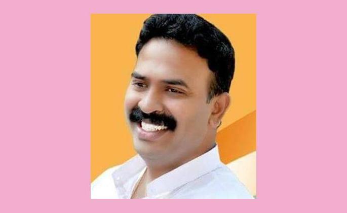 Ranjidada is set against Sanjayamam; But not Akalkas, but Phaltan Nimbalkar! | संजयमामांच्या विरोधात रणजितदादा निश्चित; परंतु अकलूजचे नव्हे तर फलटणचे निंबाळकर ! Ranjidada is set against Sanjayamam; But not Akalkas, but Phaltan Nimbalkar! | संजयमामांच्या विरोधात रणजितदादा निश्चित; परंतु अकलूजचे नव्हे तर फलटणचे निंबाळकर !