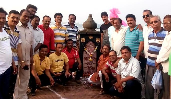 Kolhapur: 'Raankala' has become the cornerstone of the history of 135-year history. | कोल्हापूृर :  ‘रंकाळ्या’ची कोनशिला केली कचरामुक्त, १३५ वर्षाचा इतिहास पुन्हा जागृत