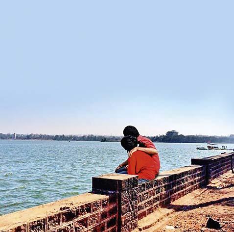 life & Love in Metro cities, a report about love in Kolhapur! | हाय का रिस्पॉन्स? कोल्हापुरी प्रेमाचा ठसका! life & Love in Metro cities, a report about love in Kolhapur! | हाय का रिस्पॉन्स? कोल्हापुरी प्रेमाचा ठसका!