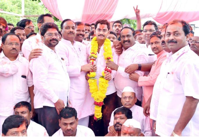 Ranvir Raut as the Chairman of Barshi Bazar Samiti | बार्शी बाजार समितीच्या सभापतीपदी रणवीर राऊत