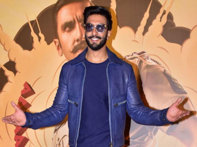 Before pandya there has been wrong statement in koffee with karan show, ranveer’s remark irks controversy | हार्दिक पांड्याआधी कॉफी विथ करणमध्ये झालेली ‘गंदी बात’, रणवीरचं अनुष्का, करीनाबाबत वादग्रस्त विधान Before pandya there has been wrong statement in koffee with karan show, ranveer’s remark irks controversy | हार्दिक पांड्याआधी कॉफी विथ करणमध्ये झालेली ‘गंदी बात’, रणवीरचं अनुष्का, करीनाबाबत वादग्रस्त विधान