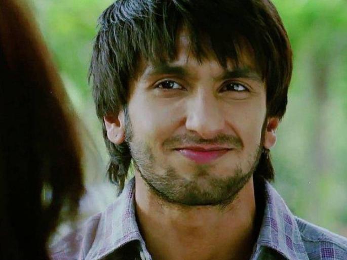 ranveer singh band baaja baaraat movie now trending on ott must watch it | एकीकडे 'धुरंधर'ची चलती अन् ओटीटीवर ट्रेंड होतोय रणवीरचा 'हा' सिनेमा, किसींग सीनमुळे झालेली चर्चा ranveer singh band baaja baaraat movie now trending on ott must watch it | एकीकडे 'धुरंधर'ची चलती अन् ओटीटीवर ट्रेंड होतोय रणवीरचा 'हा' सिनेमा, किसींग सीनमुळे झालेली चर्चा