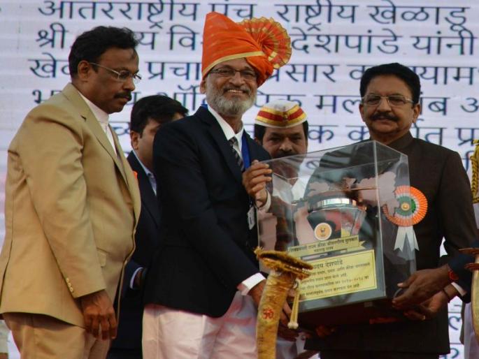 Every sport needs strong leadership like virat Kohli says Governor c vidyasagar rao | प्रत्येक खेळाला कोहलीसारख्या भक्कम नेतृत्वाची गरज- राज्यपाल Every sport needs strong leadership like virat Kohli says Governor c vidyasagar rao | प्रत्येक खेळाला कोहलीसारख्या भक्कम नेतृत्वाची गरज- राज्यपाल