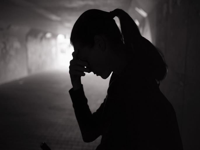 A twenty-four-year-old youth rapes a thirty-four-year-old married woman | प्रेमाचे नाटक करत पैसे उकळले, लग्नाचे आमिष देत तरुणाचा परीत्यक्तेवर अत्याचार A twenty-four-year-old youth rapes a thirty-four-year-old married woman | प्रेमाचे नाटक करत पैसे उकळले, लग्नाचे आमिष देत तरुणाचा परीत्यक्तेवर अत्याचार