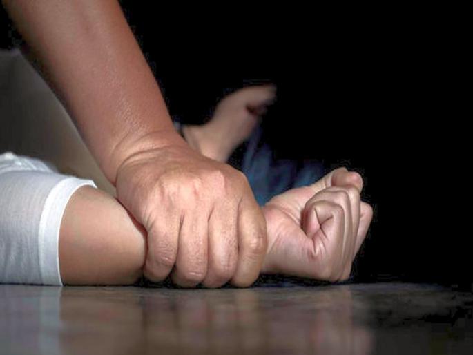 Excuses to turn Trimbakeshwar; Physical abuse of a minor girl by drugging her | त्र्यंबकेश्वर फिरविण्याच्या बहाणा; गुंगीचे औषध पाजून अल्पवयीन मुलीवर शारिरिक अत्याचार Excuses to turn Trimbakeshwar; Physical abuse of a minor girl by drugging her | त्र्यंबकेश्वर फिरविण्याच्या बहाणा; गुंगीचे औषध पाजून अल्पवयीन मुलीवर शारिरिक अत्याचार