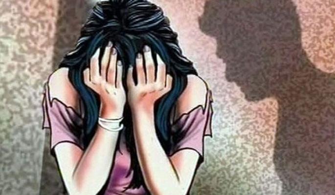 raped by showing wedding attractions : Filed a complaint | लग्नाचे आमिष दाखवून तरूणाचा बलात्कार : गुन्हा दाखल  raped by showing wedding attractions : Filed a complaint | लग्नाचे आमिष दाखवून तरूणाचा बलात्कार : गुन्हा दाखल