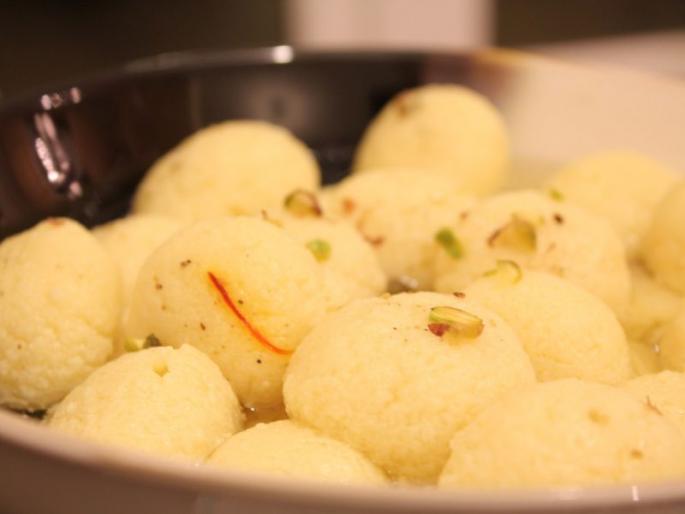 West Bengal wins legal fight with Odisha over rossogolla | रसगुल्ला पश्चिम बंगालचाच, न्यायालयाच्या निर्णयामुळे ओडिशाचं तोंड झालं कडू