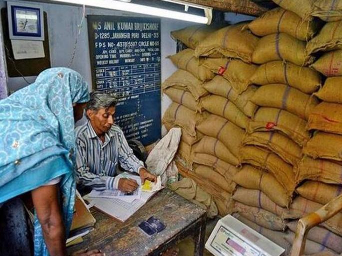 If ration grain is desired, take both doses of corona; Decision of Solapur District Administration | रेशन धान्य पाहिजे तर कोरोनाचे दोन्ही डोस घ्या; सोलापूर जिल्हा प्रशासनाचा निर्णय If ration grain is desired, take both doses of corona; Decision of Solapur District Administration | रेशन धान्य पाहिजे तर कोरोनाचे दोन्ही डोस घ्या; सोलापूर जिल्हा प्रशासनाचा निर्णय