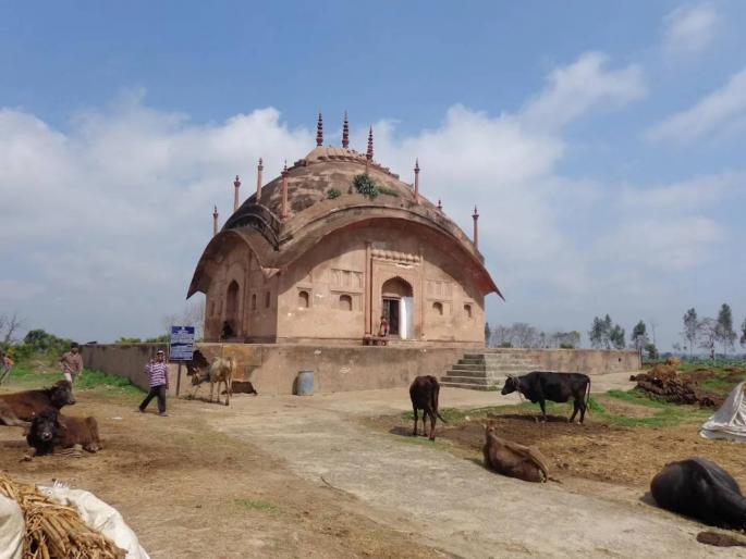 farrukhabad tomb rashid mian makbara or gangeshwar nath shiv mandir survey conducted after th court orders | रशीद मियां मकबरा की शिव मंदिर? कोर्टाचे आदेश अन् झाला सर्व्हे, हिंदू पक्षाचा मोठा दावा!