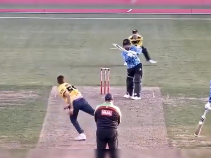 Watch Video : Afghanistan spinner Rashid Khan plays outrageous helicopter shot in  vitalityblast T20 blast | Rashid Khan : बाबो... काय म्हणायचं या शॉटला?; सोशल मीडियावर राशिद खानचीच चर्चा, Video