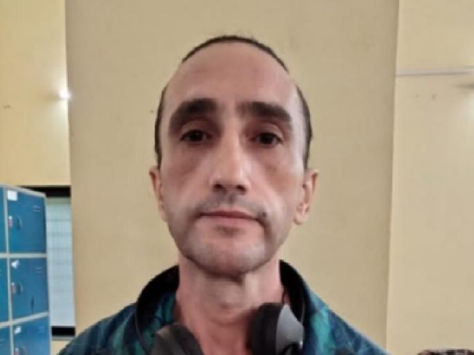 Russian tourist arrested in Aronda area for illegal stay | Sindhudurg: आरोंदा परिसरात अनधिकृत वास्तव्य, रशियन पर्यटकाला अटक Russian tourist arrested in Aronda area for illegal stay | Sindhudurg: आरोंदा परिसरात अनधिकृत वास्तव्य, रशियन पर्यटकाला अटक