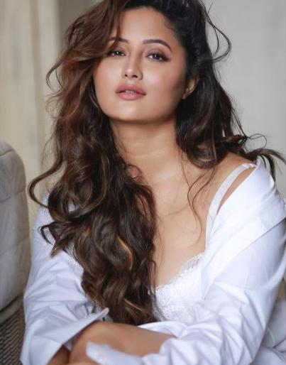 bigg boss fame actress rashmi desai when had stopped communicating with her mother | 'या' कारणामुळे कित्येक वर्ष रश्मी देसाईने धरला होता आईसोबत अबोला; 'Bigg boss'मुळे पुन्हा एकत्र आल्या मायलेकी bigg boss fame actress rashmi desai when had stopped communicating with her mother | 'या' कारणामुळे कित्येक वर्ष रश्मी देसाईने धरला होता आईसोबत अबोला; 'Bigg boss'मुळे पुन्हा एकत्र आल्या मायलेकी