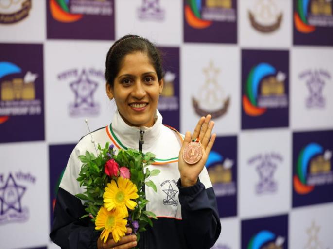 Women; s Day:‘She’ achieved success in‘Shooting’ with duty of police; Inspirational story of Police Rashmi Dhavade | ‘खाकी वर्दी' ची धुरा सांभाळत ‘ती’ने साधला ‘नेम’; पोलीस नाईक रश्मी धावडेची प्रेरणादायी गाथा   Women; s Day:‘She’ achieved success in‘Shooting’ with duty of police; Inspirational story of Police Rashmi Dhavade | ‘खाकी वर्दी' ची धुरा सांभाळत ‘ती’ने साधला ‘नेम’; पोलीस नाईक रश्मी धावडेची प्रेरणादायी गाथा