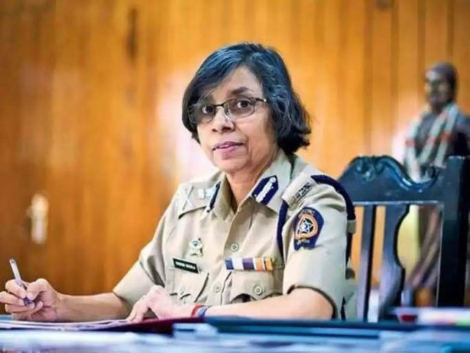 Clean chit to IPS Rashmi Shukla Bombay High Court order to quash FIR | IPS रश्मी शुक्ला यांना क्लीन चिट! FIR रद्द करण्याचे मुंबई उच्च न्यायालयाचे आदेश Clean chit to IPS Rashmi Shukla Bombay High Court order to quash FIR | IPS रश्मी शुक्ला यांना क्लीन चिट! FIR रद्द करण्याचे मुंबई उच्च न्यायालयाचे आदेश