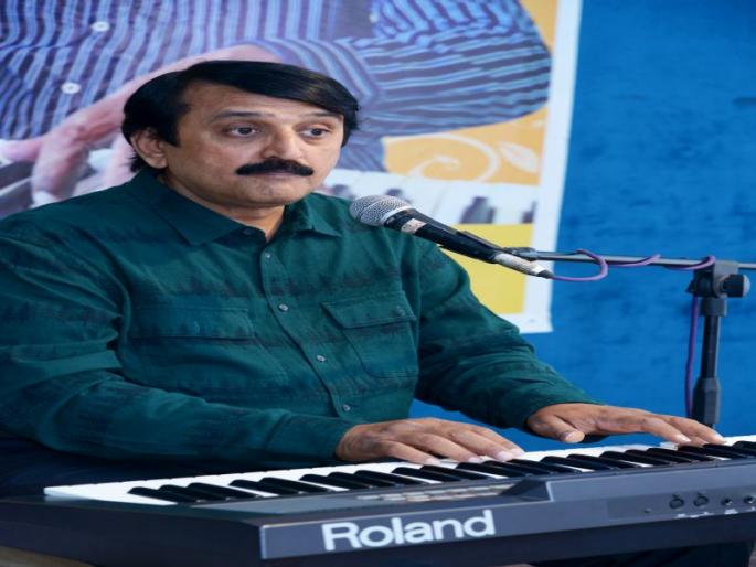 Thanekar experienced Rishmee Bhagwat's well-known piano style | ठाणेकरांनी अनुभवली रश्मीन् भागवत यांची सुश्राव्य पियानो शैली Thanekar experienced Rishmee Bhagwat's well-known piano style | ठाणेकरांनी अनुभवली रश्मीन् भागवत यांची सुश्राव्य पियानो शैली