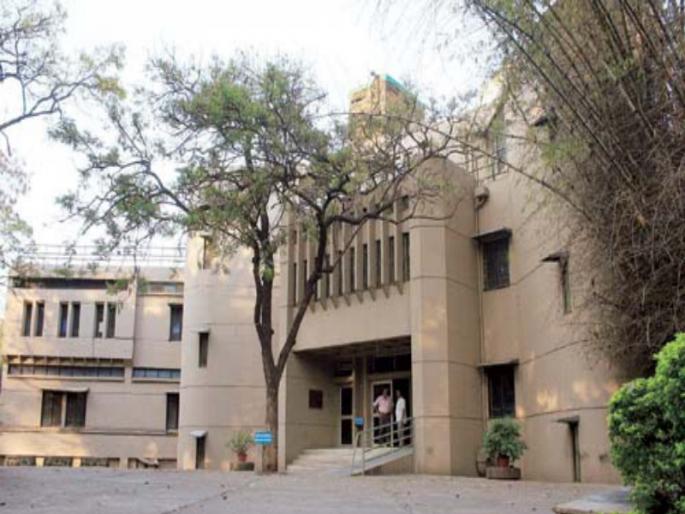'16 MM' 71 movies added in National Film Museum | राष्ट्रीय चित्रपट संग्रहालयात '१६ एमएम ' ७१ चित्रपटांची नव्याने भर  '16 MM' 71 movies added in National Film Museum | राष्ट्रीय चित्रपट संग्रहालयात '१६ एमएम ' ७१ चित्रपटांची नव्याने भर