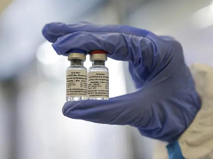 president vladimir putin ordered russian authorities begin mass voluntary vaccinations against covid-19 | रशियात पुढील आठवड्यापासून कोरोनाच्या लसीकरणाला होणार सुरुवात president vladimir putin ordered russian authorities begin mass voluntary vaccinations against covid-19 | रशियात पुढील आठवड्यापासून कोरोनाच्या लसीकरणाला होणार सुरुवात