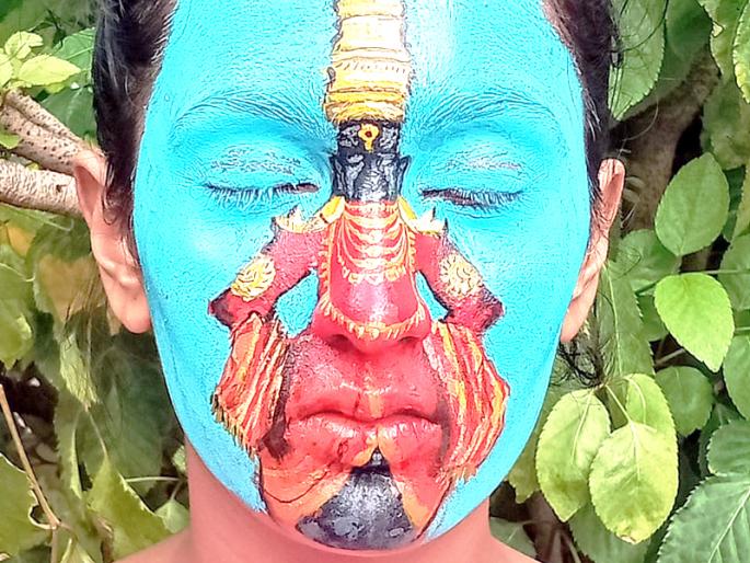 Pandhari, ‘Pandurang’ Vitthal Jai Hari on her face ...! | तिच्या मना भावली पंढरी, ‘मुखा’वरच ‘पांडुरंग’ विठ्ठल जय हरी...! Pandhari, ‘Pandurang’ Vitthal Jai Hari on her face ...! | तिच्या मना भावली पंढरी, ‘मुखा’वरच ‘पांडुरंग’ विठ्ठल जय हरी...!