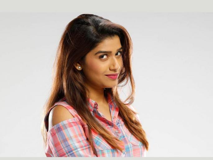 Wow ..!, Rasika Sunil did rifle shooting after flying the helicopter, you will be surprised to see the video | वाह..!, हेलिकॉप्टर चालवल्यानंतर रसिका सुनीलने केलं रायफल शूटिंग, व्हिडीओ पाहून व्हाल अवाक् Wow ..!, Rasika Sunil did rifle shooting after flying the helicopter, you will be surprised to see the video | वाह..!, हेलिकॉप्टर चालवल्यानंतर रसिका सुनीलने केलं रायफल शूटिंग, व्हिडीओ पाहून व्हाल अवाक्