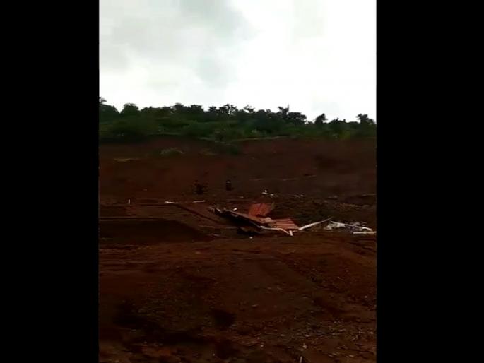 Kolhapur: Shocking! The whole petrol pump collapsed under the mound | धक्कादायक ! दरड कोसळून अख्खाच्या अख्खा पेट्रोल पंप मातीच्या ढिगाऱ्याखाली Kolhapur: Shocking! The whole petrol pump collapsed under the mound | धक्कादायक ! दरड कोसळून अख्खाच्या अख्खा पेट्रोल पंप मातीच्या ढिगाऱ्याखाली