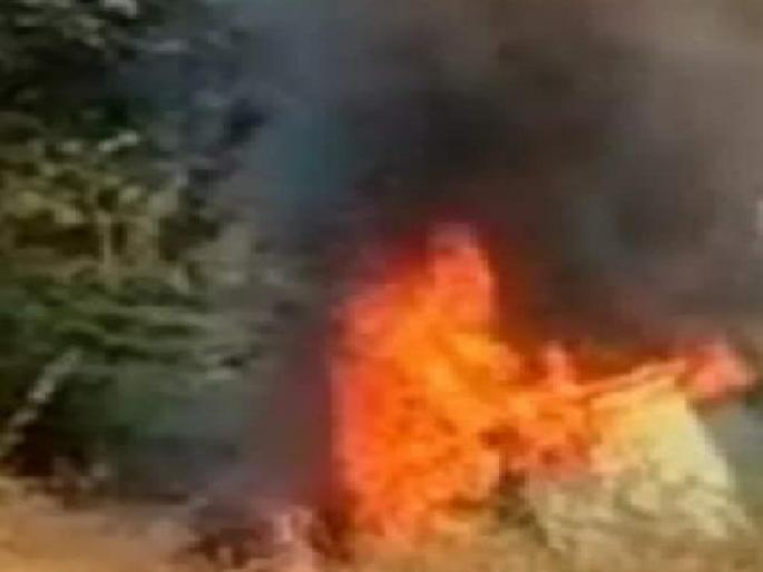 Ratnagiri-Belgaum bus caught fire, 9 passengers injured | रत्नागिरी-बेळगाव बसने घेतला पेट, ९ प्रवासी जखमी; आंबा घाटाच्या पायथ्याशी दुर्घटना Ratnagiri-Belgaum bus caught fire, 9 passengers injured | रत्नागिरी-बेळगाव बसने घेतला पेट, ९ प्रवासी जखमी; आंबा घाटाच्या पायथ्याशी दुर्घटना