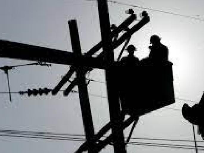 33 KV high pressure line failure, Ratnagirikar in darkness; Restoration of power supply due to tireless work of employees | ३३ केव्ही उच्चदाब वाहिनीत बिघाड, रत्नागिरीकर अंधारात; कर्मचाऱ्यांच्या अथक परिश्रमाने वीज पुरवठा पूर्ववत 33 KV high pressure line failure, Ratnagirikar in darkness; Restoration of power supply due to tireless work of employees | ३३ केव्ही उच्चदाब वाहिनीत बिघाड, रत्नागिरीकर अंधारात; कर्मचाऱ्यांच्या अथक परिश्रमाने वीज पुरवठा पूर्ववत