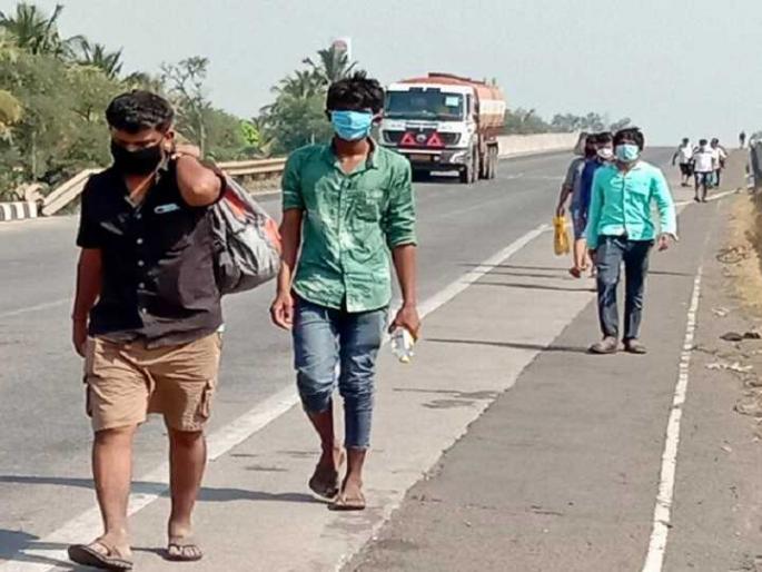 Lockdown of workers; Entrepreneurs threatened to go to labor villages | कामगारांना लाॅकडाऊनची; उद्योजकांना कामगार गावी जाण्याची धास्ती Lockdown of workers; Entrepreneurs threatened to go to labor villages | कामगारांना लाॅकडाऊनची; उद्योजकांना कामगार गावी जाण्याची धास्ती