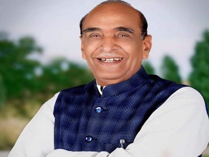 lok sabha election 2019 Madhya Pradeshs Sehore district Congress president dies of heart attack | मतमोजणी केंद्राजवळ हृदयविकाराचा धक्का; काँग्रेस नेत्याचा मृत्यू lok sabha election 2019 Madhya Pradeshs Sehore district Congress president dies of heart attack | मतमोजणी केंद्राजवळ हृदयविकाराचा धक्का; काँग्रेस नेत्याचा मृत्यू