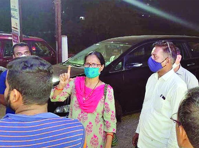 The mayor of Chiplun will ask for Daad in the people's court | चिपळूणच्या नगराध्यक्ष दाद मागणार जनतेच्या दरबारात