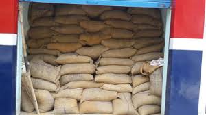 rise siezed by police | पोलिसांनी जप्त केलेल्या तांदुळाचे गौडबंगाल