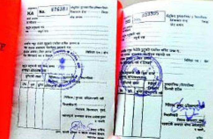 Teachers are looking for families without ration cards | शिधापत्रिका नसलेल्या कुटुंबीयांचा शोध घेताहेत शिक्षक