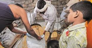 419 ration shoppers' proposal pendings after one year in Washim district! | वाशिम जिल्ह्यात एका वर्षानंतरही ४१९ रेशन दुकानदारांचे प्रस्ताव ‘धूळखात’च ! 419 ration shoppers' proposal pendings after one year in Washim district! | वाशिम जिल्ह्यात एका वर्षानंतरही ४१९ रेशन दुकानदारांचे प्रस्ताव ‘धूळखात’च !