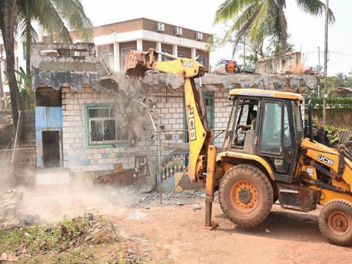Speed up the widening of Ratnagiri-Nagpur highway, the construction of quadrupling has been removed | रत्नागिरी-नागपूर महामार्ग रुंदीकरणाला गती, चौपदरीकरणातील बांधकामे हटविली Speed up the widening of Ratnagiri-Nagpur highway, the construction of quadrupling has been removed | रत्नागिरी-नागपूर महामार्ग रुंदीकरणाला गती, चौपदरीकरणातील बांधकामे हटविली