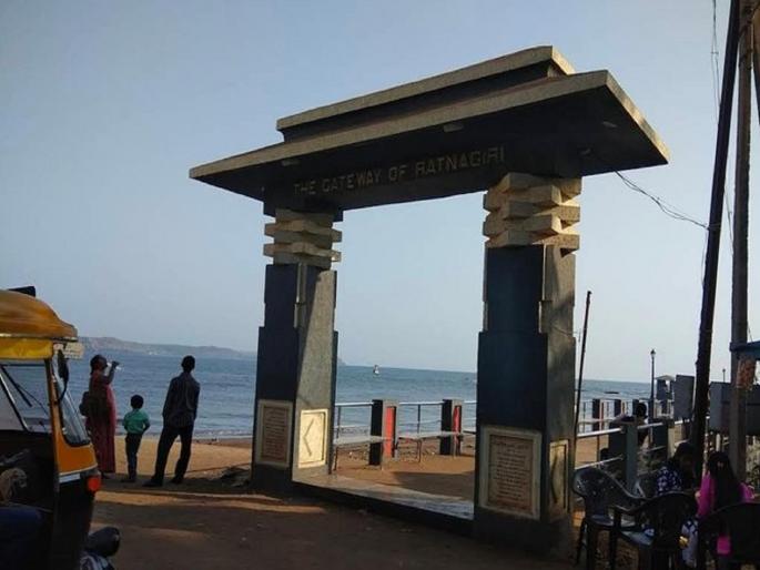 Other vehicles are prohibited at the immersion site in Ratnagiri | रत्नागिरीतील विसर्जनस्थळी अन्य वाहनांना मनाई, ३ ऑक्टोबरपर्यंत जिल्ह्यात प्रतिबंधात्मक आदेश Other vehicles are prohibited at the immersion site in Ratnagiri | रत्नागिरीतील विसर्जनस्थळी अन्य वाहनांना मनाई, ३ ऑक्टोबरपर्यंत जिल्ह्यात प्रतिबंधात्मक आदेश