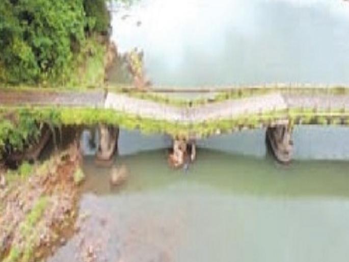 Heavy rains cause collapse of bridges, culverts, and moats; Ratnagiri Zilla Parishad suffers loss of Rs 116 crore | अतिवृष्टीमुळे पूल, साकव, मोऱ्यांची पडझड; रत्नागिरी जिल्हा परिषदेचे ११६ कोटींचे नुकसान