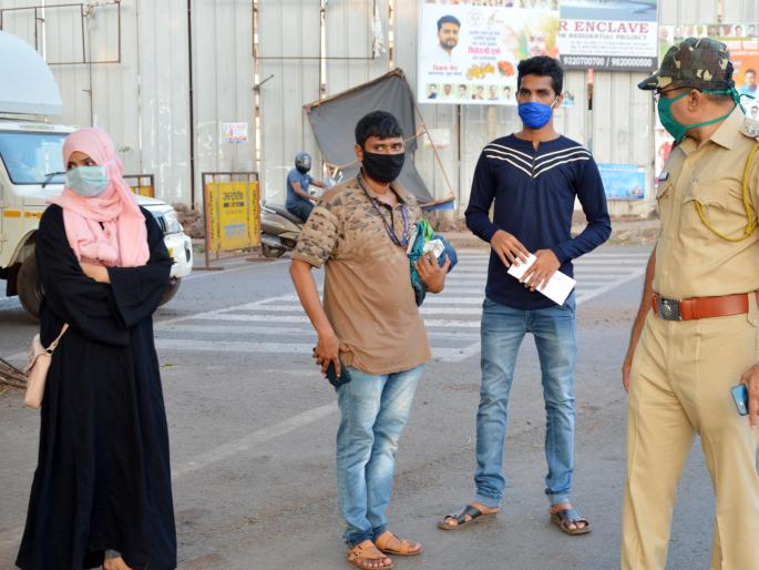 CoronaVirus Lockdown: Citizens' free communication begins, fear of communication looms | CoronaVirus Lockdown :नागरिकांचा मुक्त संचार सुरूच, संचारबंदीची भीतीच गायब