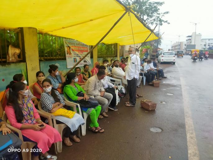 Fasting of like-minded forum for recruitment of health workers | आरोग्य कर्मचाऱ्यांच्या भरतीसाठी समविचारी मंचचे उपोषण Fasting of like-minded forum for recruitment of health workers | आरोग्य कर्मचाऱ्यांच्या भरतीसाठी समविचारी मंचचे उपोषण