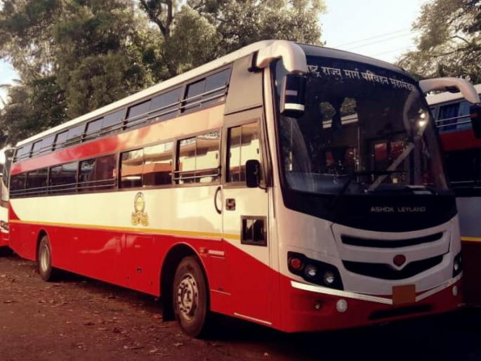 ST' s overnight sleeper coach buses on the way | एसटीची शयन-आसन रातराणी बससेवा मार्गावर ST' s overnight sleeper coach buses on the way | एसटीची शयन-आसन रातराणी बससेवा मार्गावर