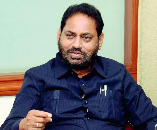 Will the Guardian Minister plans announced flop? | पालकमंत्र्यांनी जाहीर केलेल्या योजना बारगळणार का?