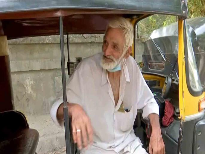 Honorarium for senior rickshaw-taxi drivers; Transport Minister Pratap Sarnaik announces | ज्येष्ठ रिक्षा-टॅक्सी चालकांना सन्माननिधी; परिवहन मंत्री प्रताप सरनाईकांची घोषणा